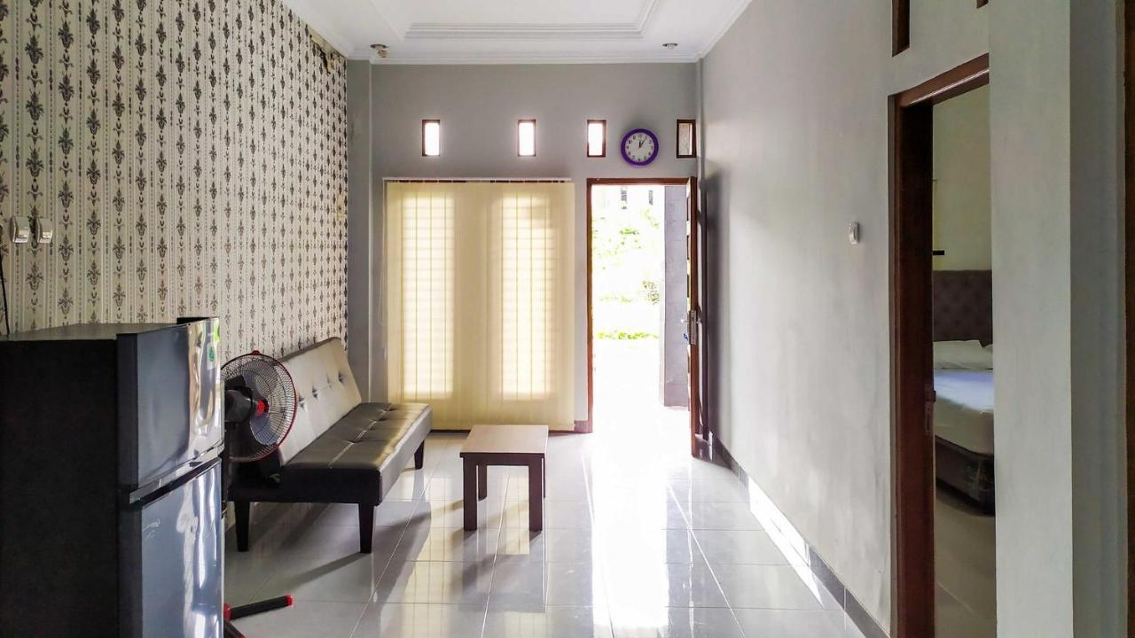 Omah Leren Mitra Reddoorz Near Gembiraloka Zoo Yogyakarta Hotel Exterior foto